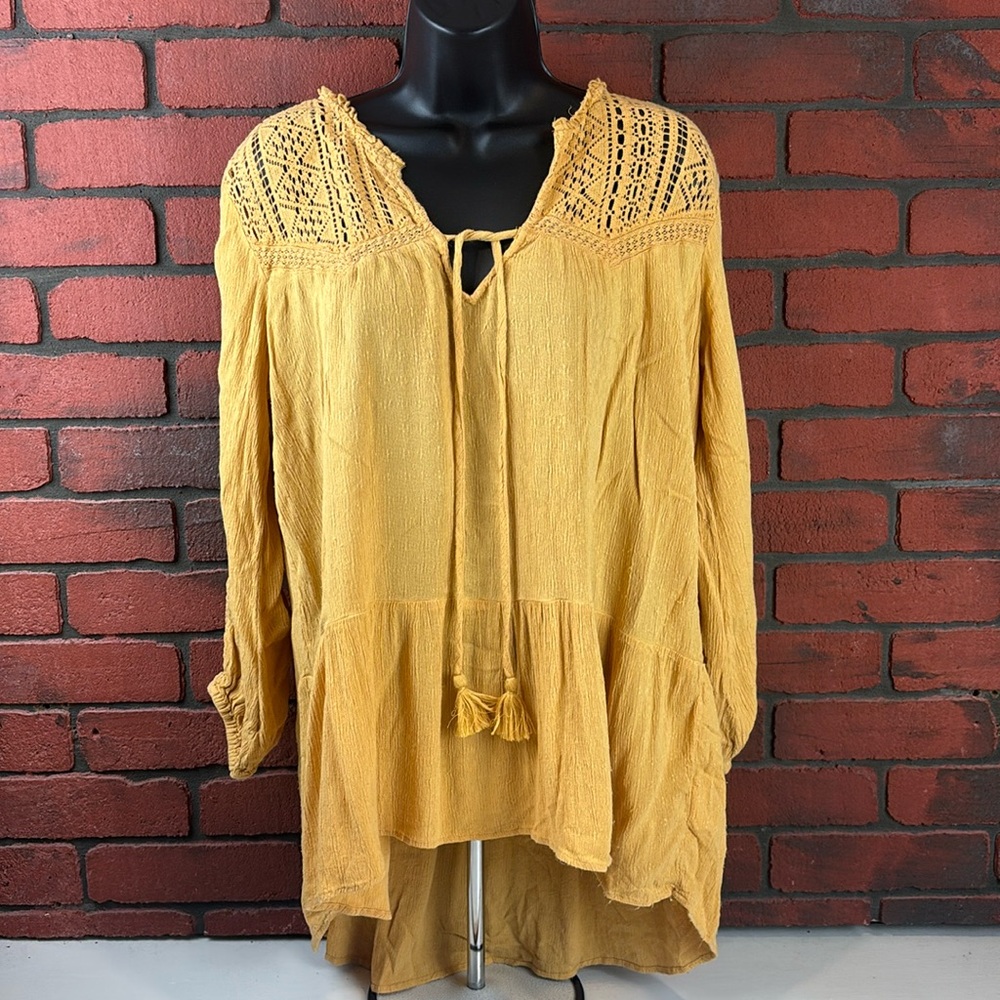 American Eagle Shirt Womans Medium Yellow‎